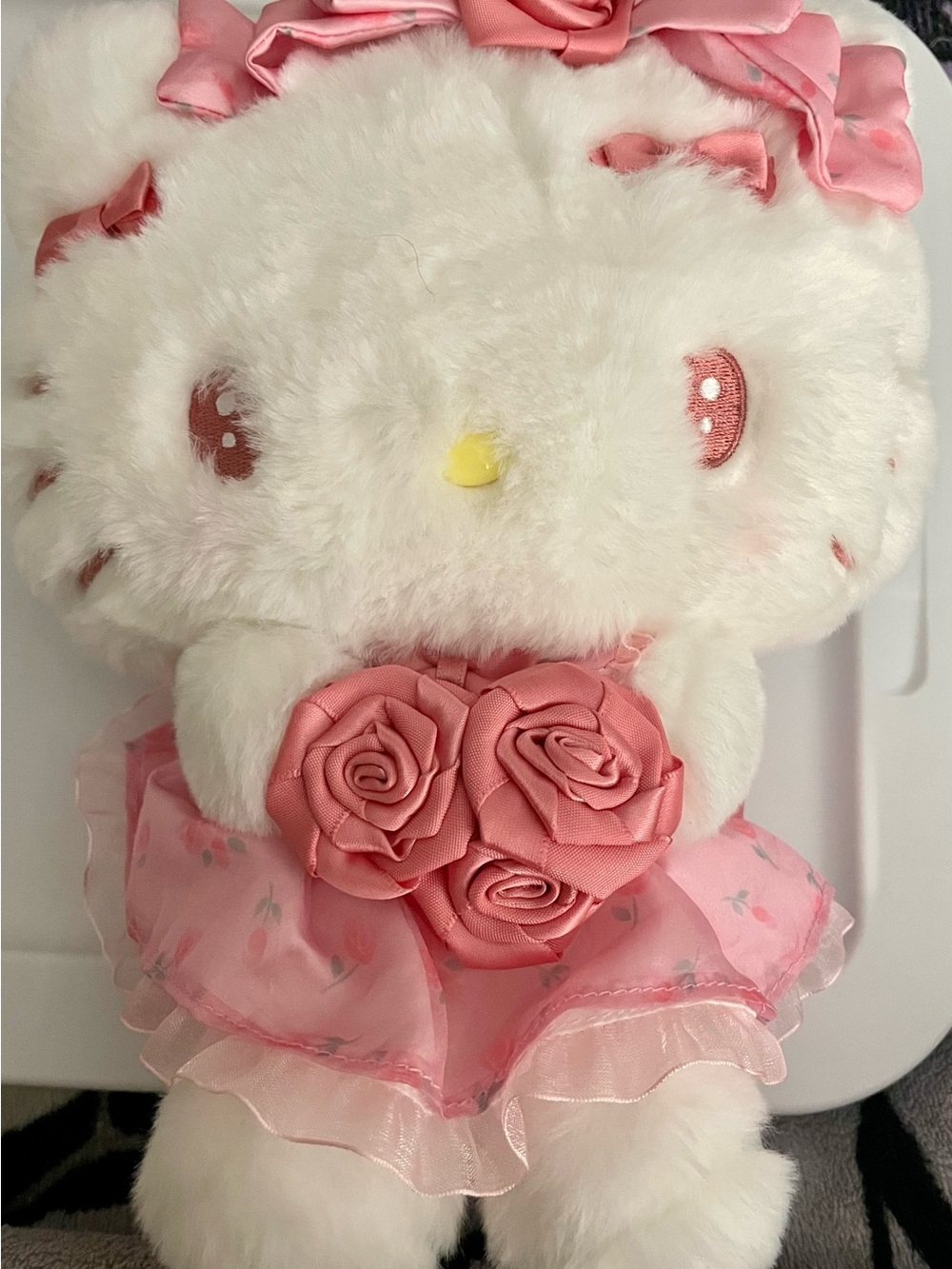 Hello Kitty 9" Plush (Dolly Rose Design Series